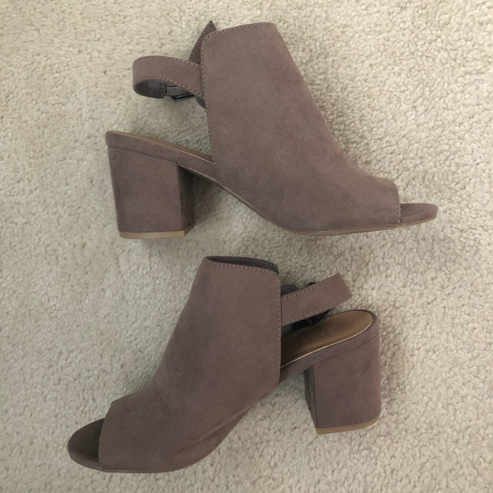 Tan Strappy booties